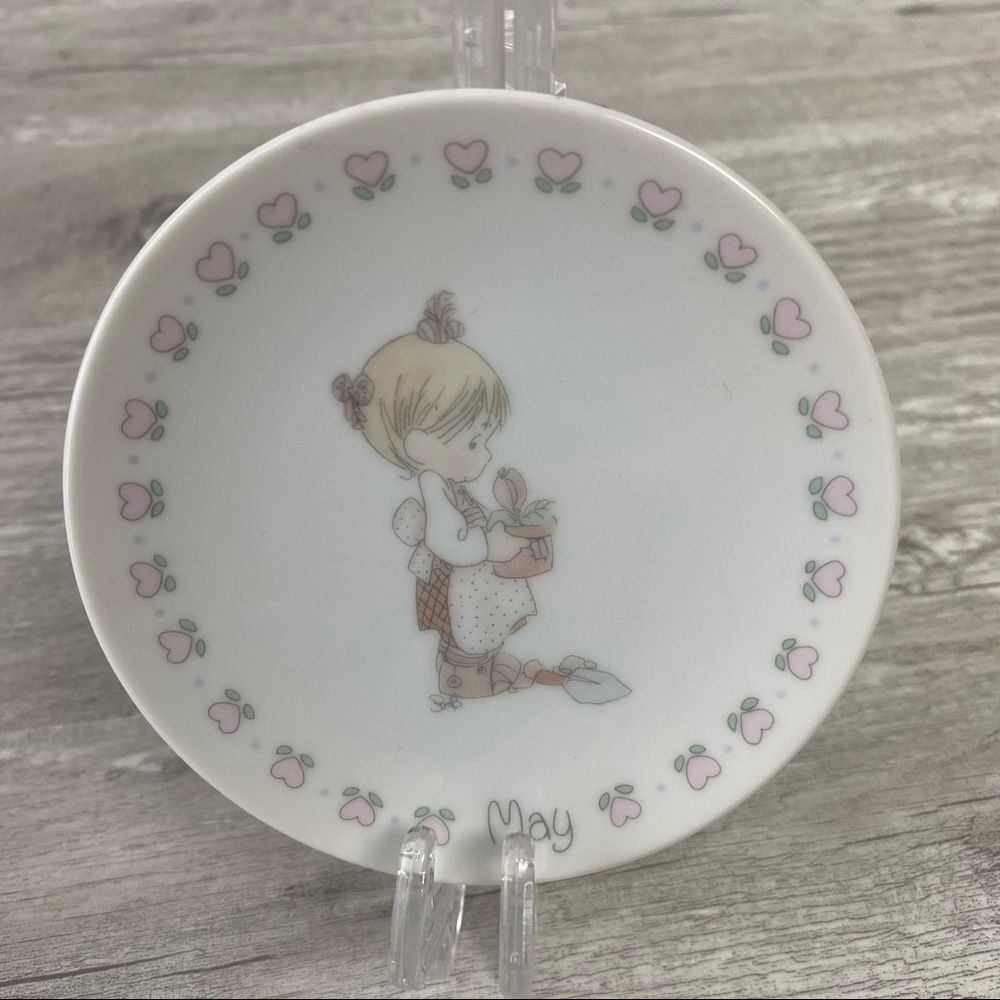 Vintage Precious Moments May 1988 Collector plate